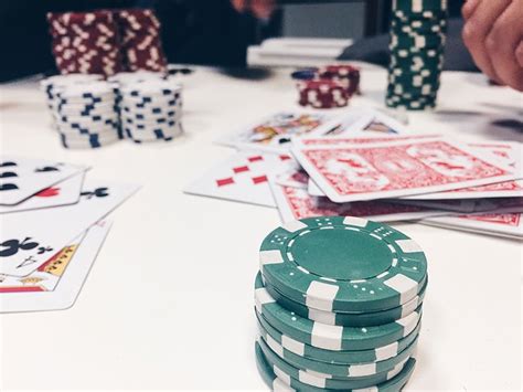 7 Tips for Hosting the Ultimate Casino Night at Home.